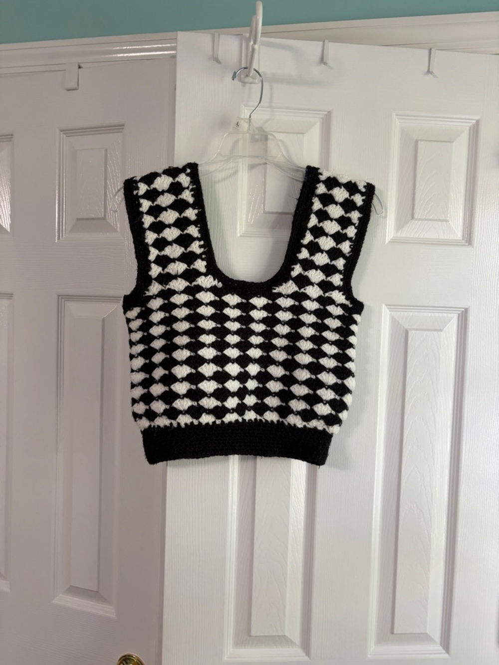 Black & White Cropped Knit Tank Sweater